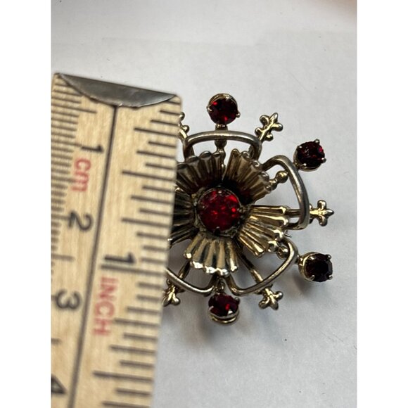 Vintage Gold-Tone Red Rhinestone Brooch Pin With Floral Design In Original Box - Picture 4 of 5